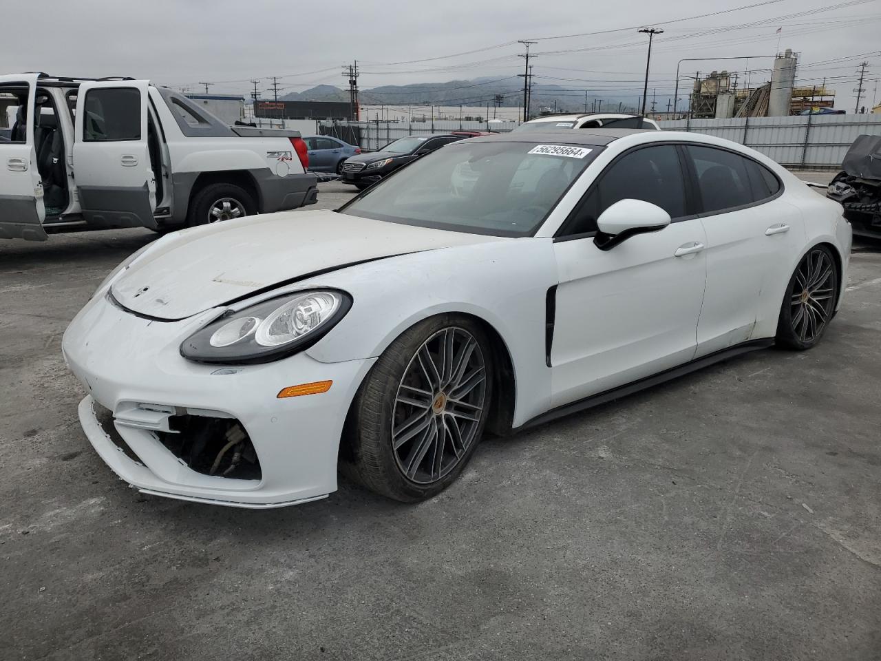 2017 PORSCHE PANAMERA 2