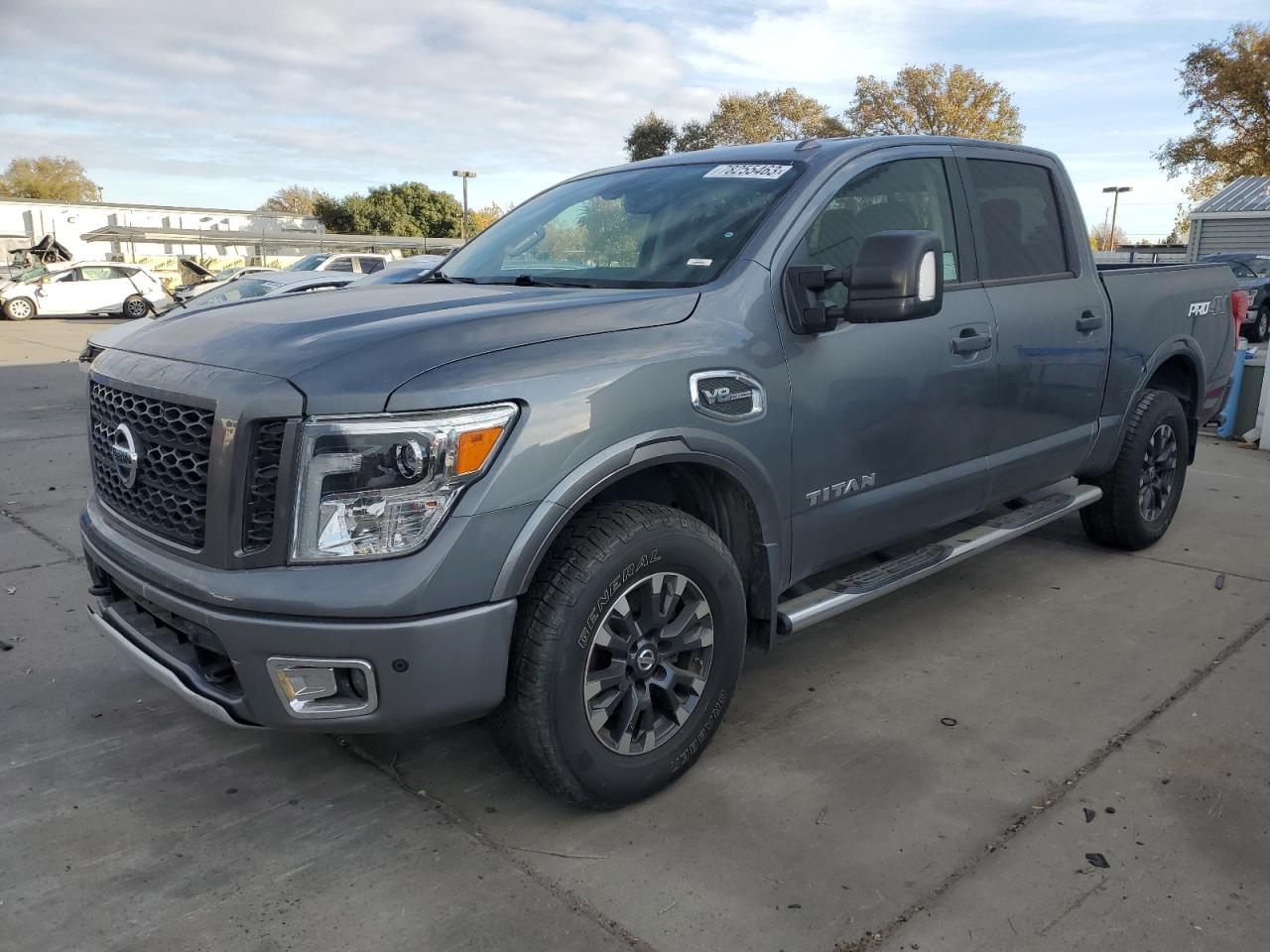 2017 NISSAN TITAN SV