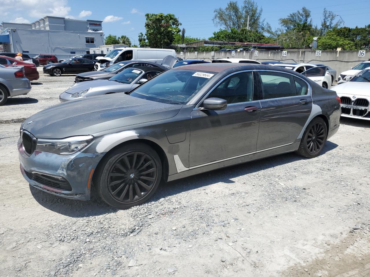 2017 BMW 740 XE