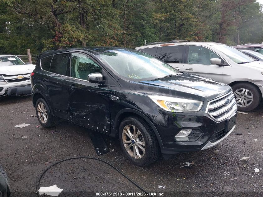 2017 FORD ESCAPE SE