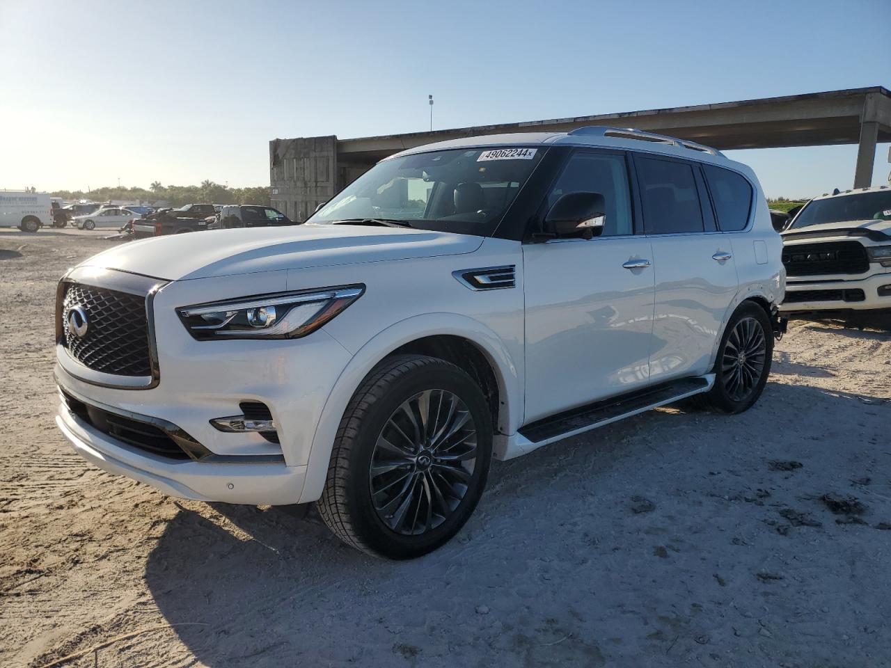 2021 INFINITI QX80 LUXE