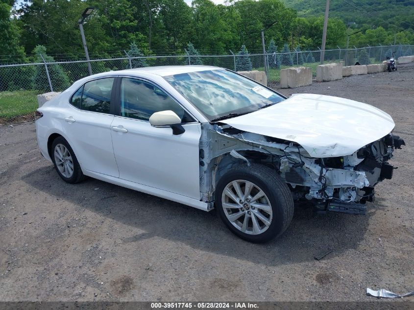 2022 TOYOTA CAMRY LE