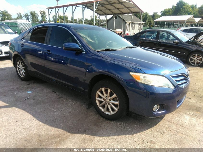 2010 TOYOTA CAMRY XLE