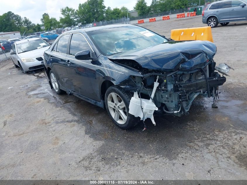 2014 TOYOTA CAMRY SE