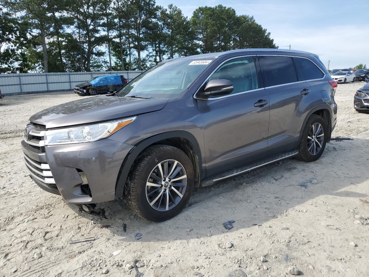 2019 TOYOTA HIGHLANDER SE