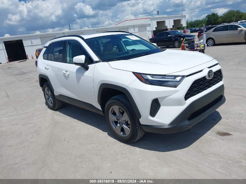 2022 TOYOTA RAV4 XLE