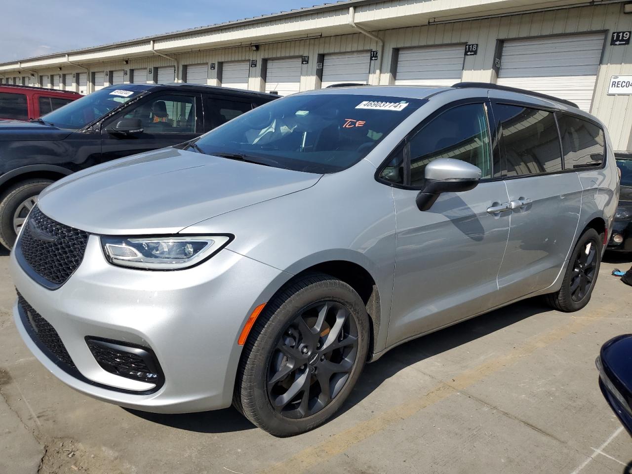 2023 CHRYSLER PACIFICA TOURING L