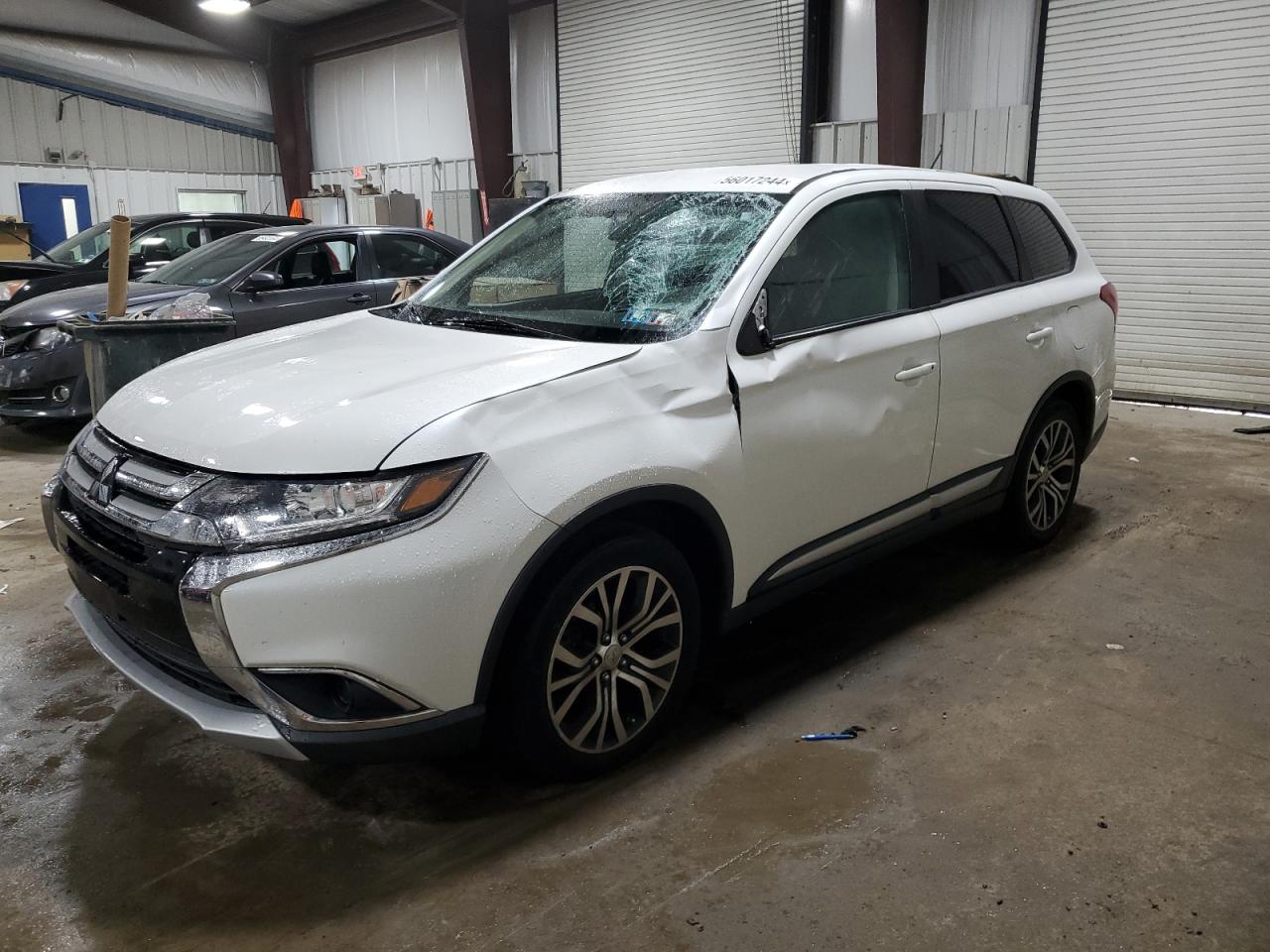 2016 MITSUBISHI OUTLANDER SE