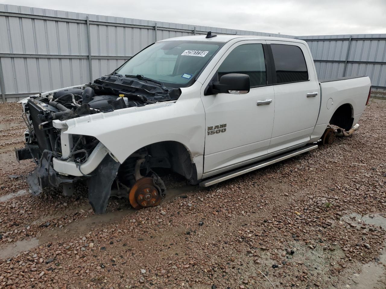 2016 RAM 1500 SLT