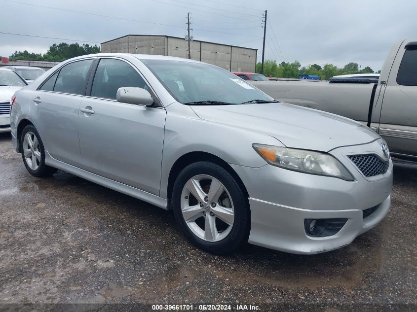 2011 TOYOTA CAMRY SE