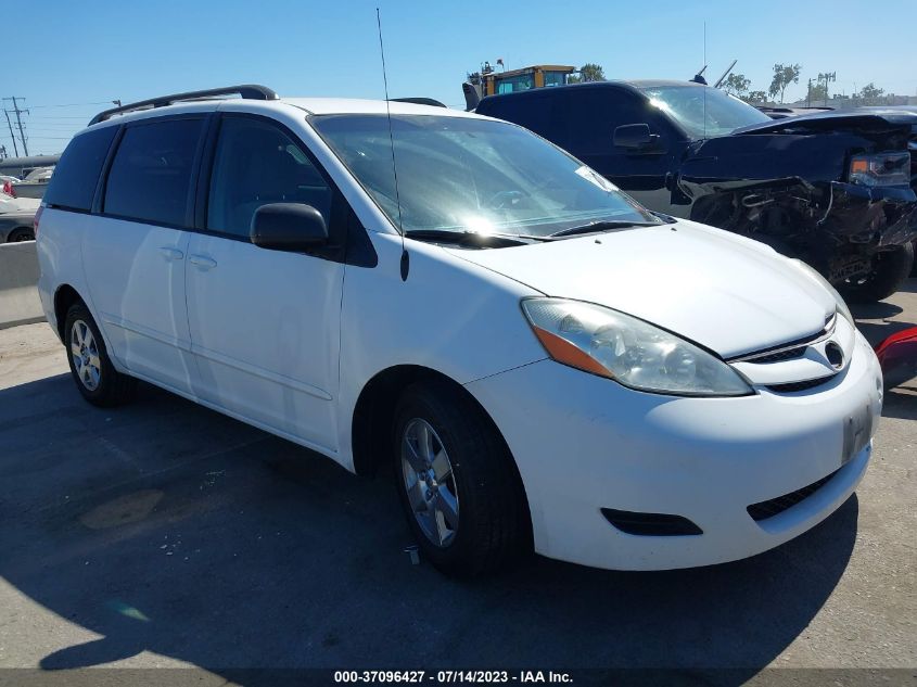 2010 TOYOTA SIENNA LE