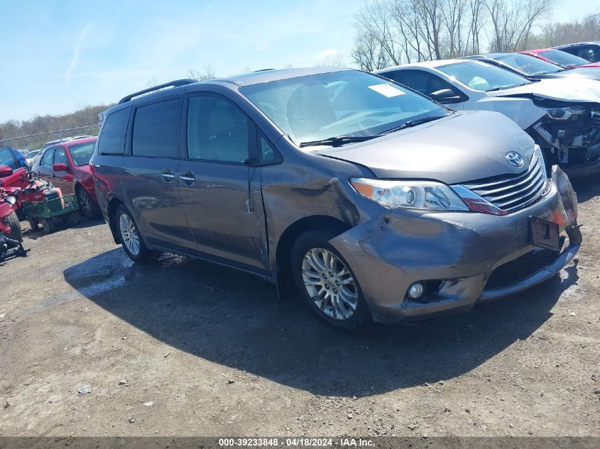 2015 TOYOTA SIENNA XLE 8 PASSENGER