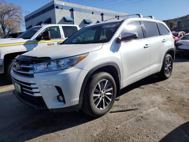 2017 TOYOTA HIGHLANDER SE