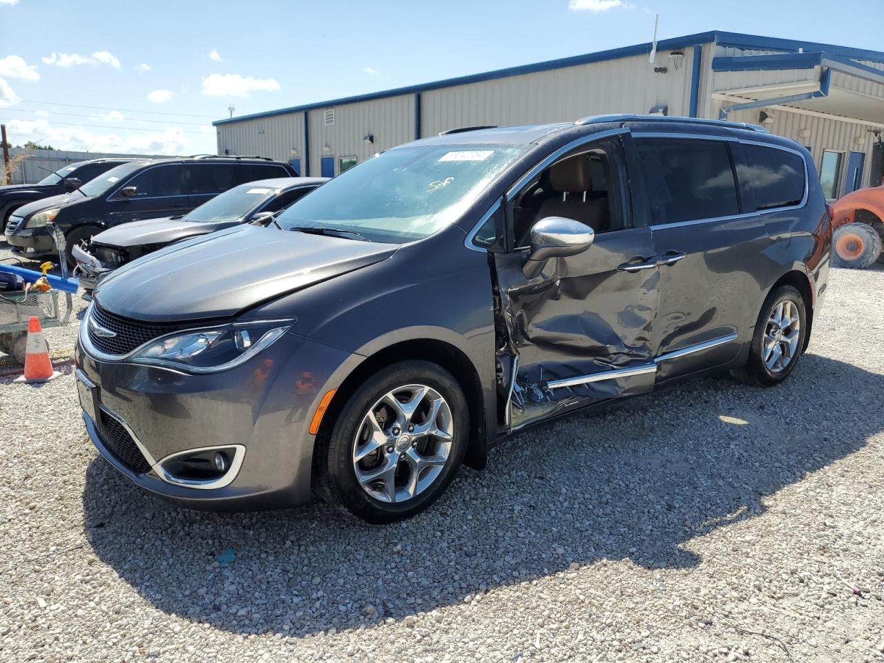 2017 CHRYSLER PACIFICA LIMITED