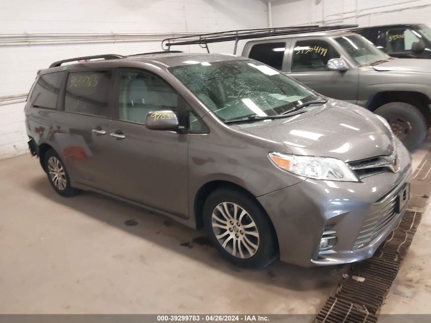 2020 TOYOTA SIENNA XLE