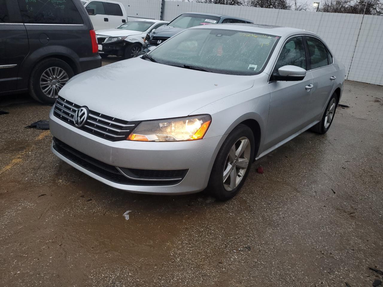 2013 VOLKSWAGEN PASSAT SE