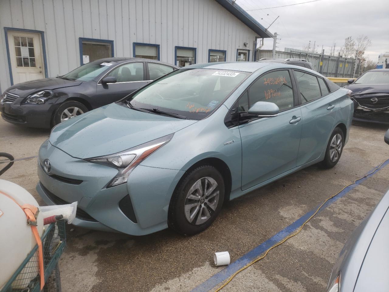 2016 TOYOTA PRIUS