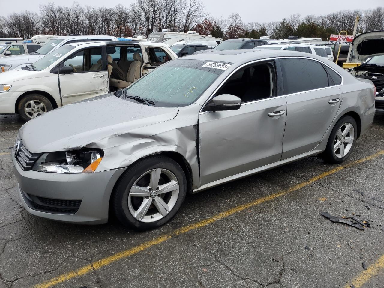 2013 VOLKSWAGEN PASSAT SE