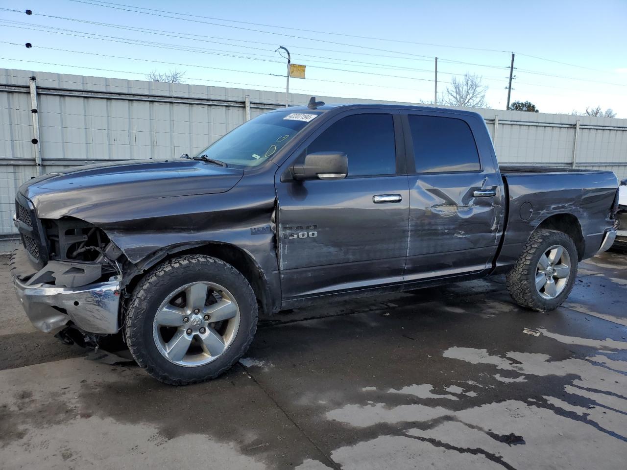 2016 RAM 1500 SLT