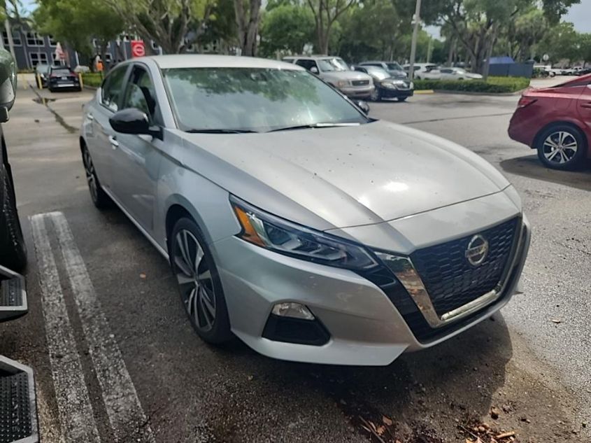 2022 NISSAN ALTIMA SR