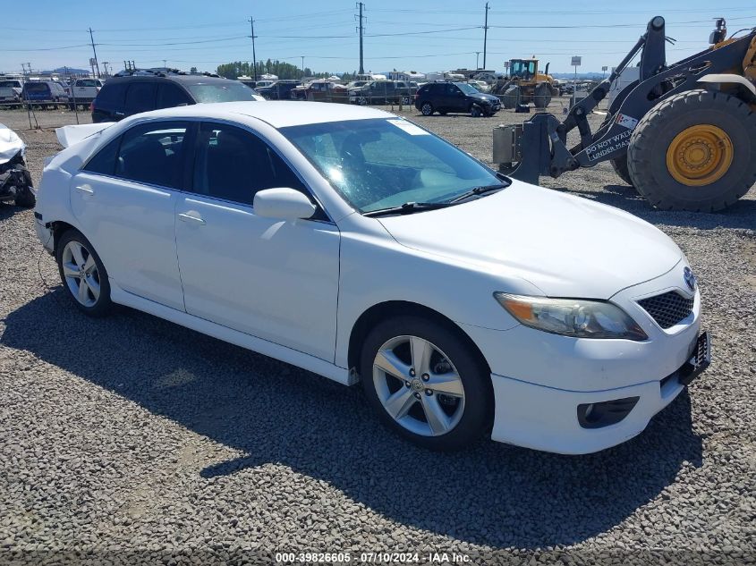 2011 TOYOTA CAMRY SE