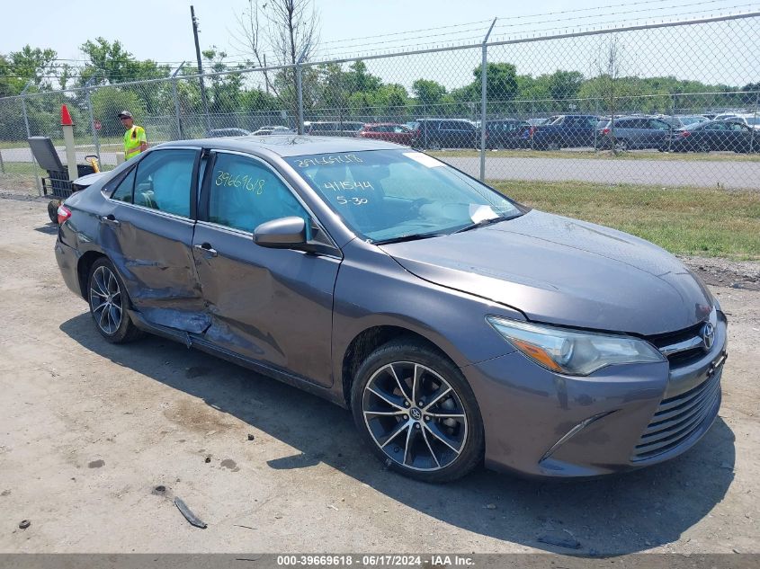 2016 TOYOTA CAMRY XSE