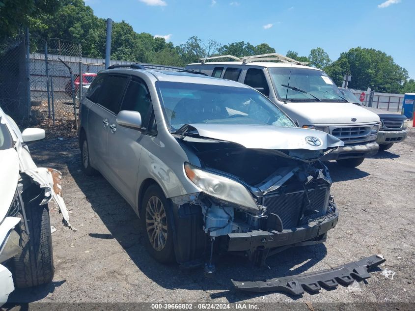 2016 TOYOTA SIENNA XLE PREMIUM 8 PASSENGER