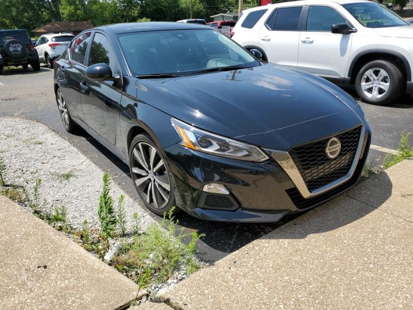 2022 NISSAN ALTIMA SR