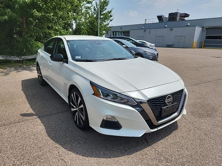 2022 NISSAN ALTIMA SR