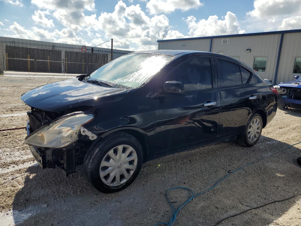 2013 NISSAN VERSA S