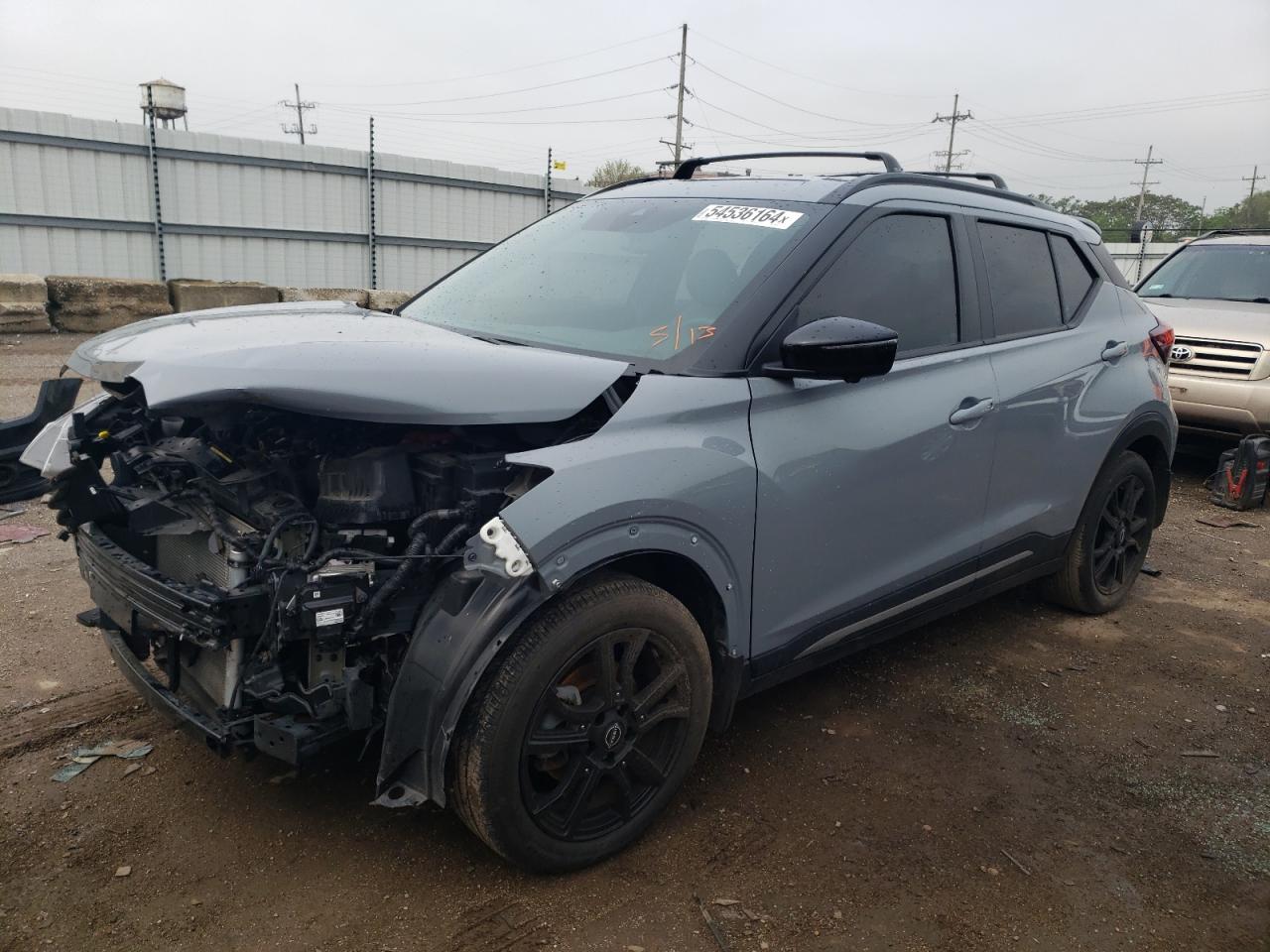 2022 NISSAN KICKS SR