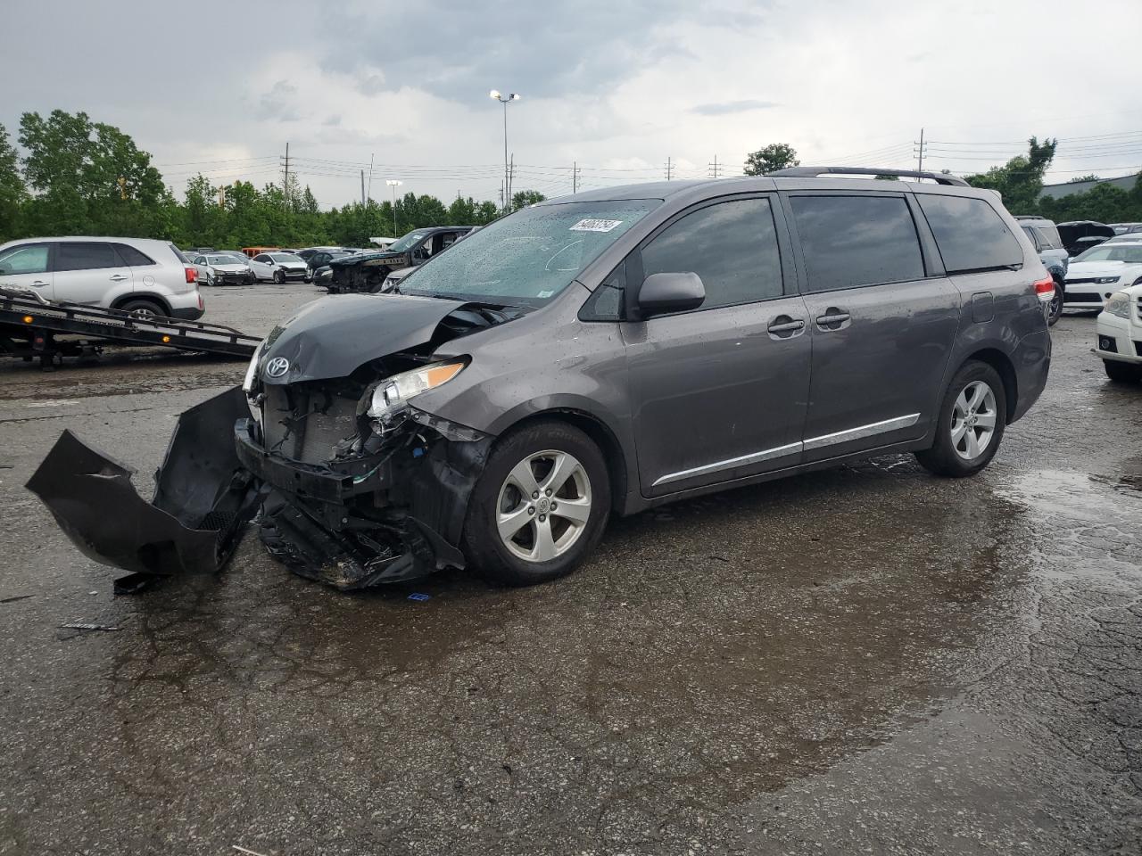 2012 TOYOTA SIENNA LE