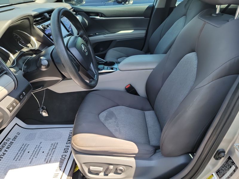 2019 TOYOTA CAMRY HYBRID LE