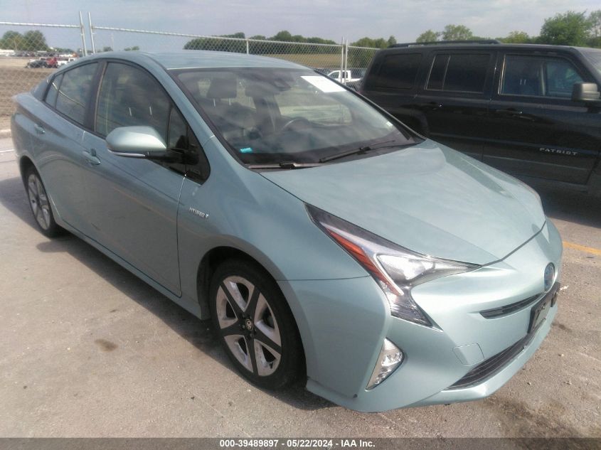 2016 TOYOTA PRIUS