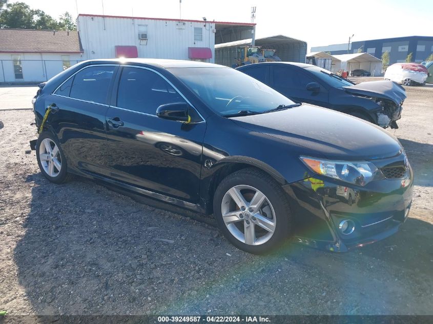 2014 TOYOTA CAMRY SE