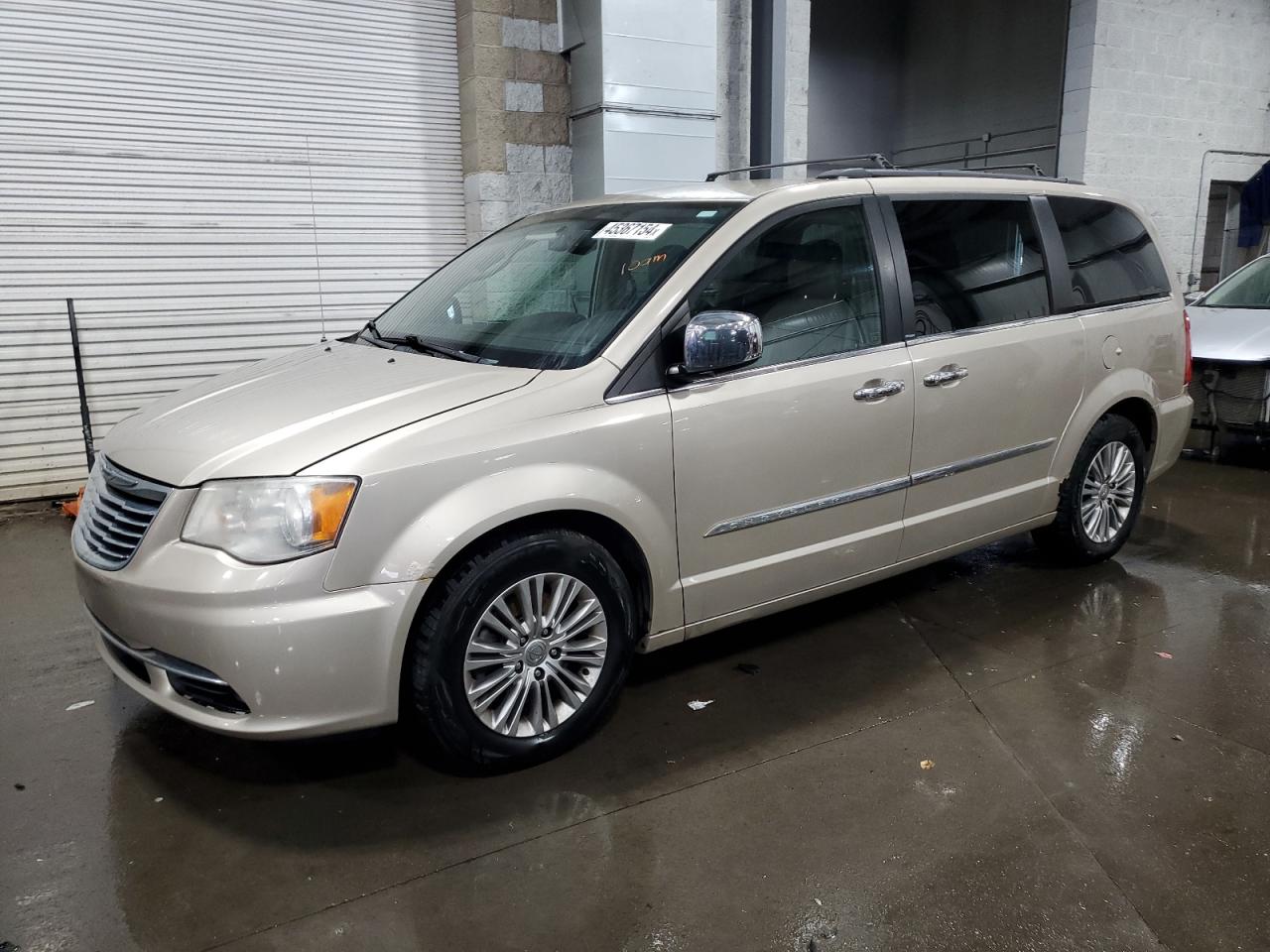 2013 CHRYSLER TOWN & COUNTRY TOURING L