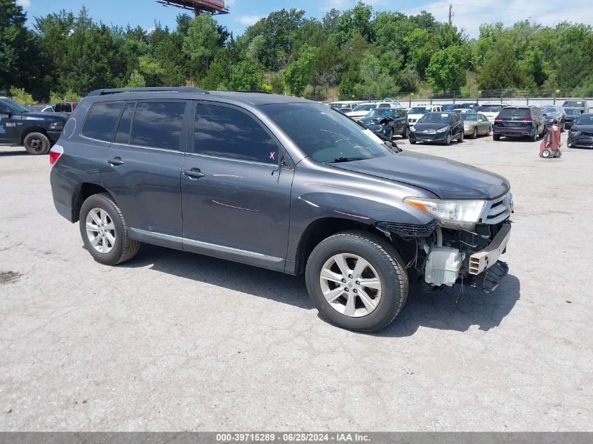 2011 TOYOTA HIGHLANDER SE