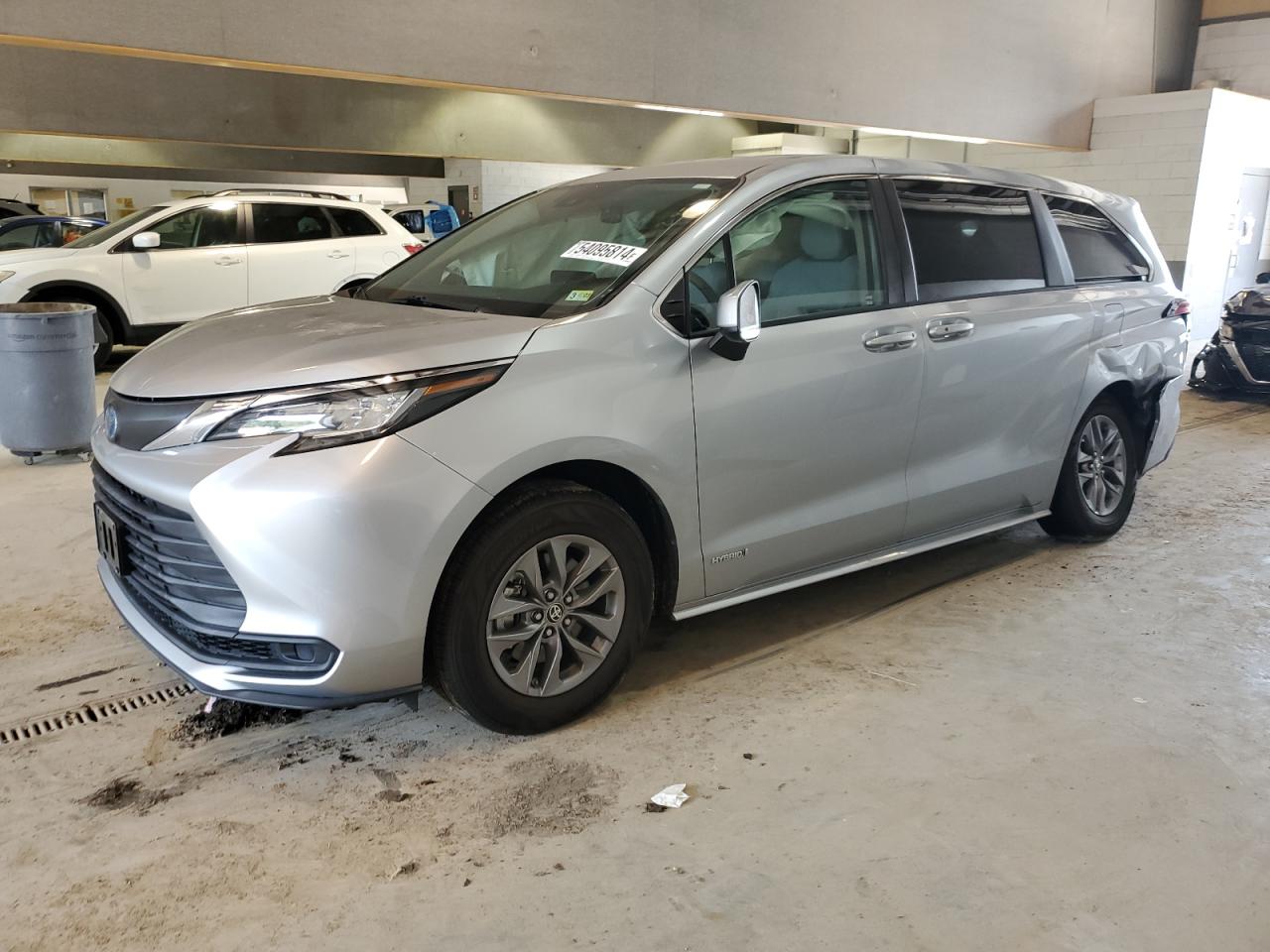 2021 TOYOTA SIENNA LE