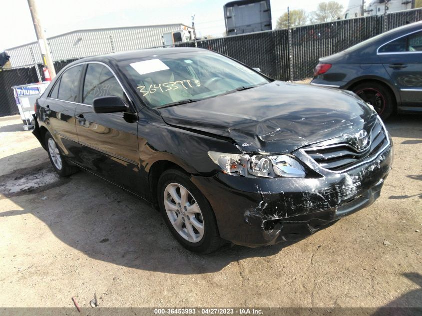 2011 TOYOTA CAMRY LE