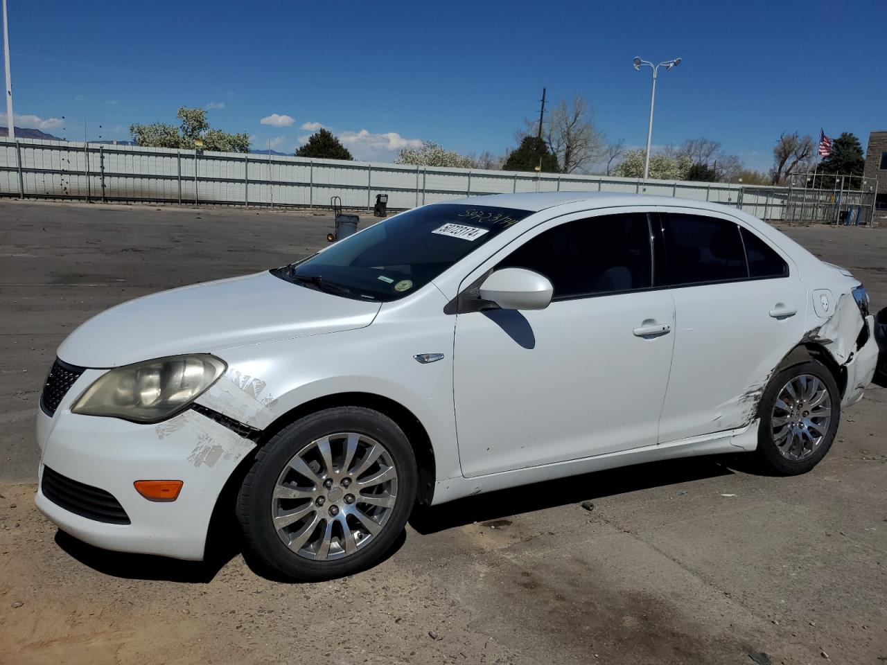 2013 SUZUKI KIZASHI SE