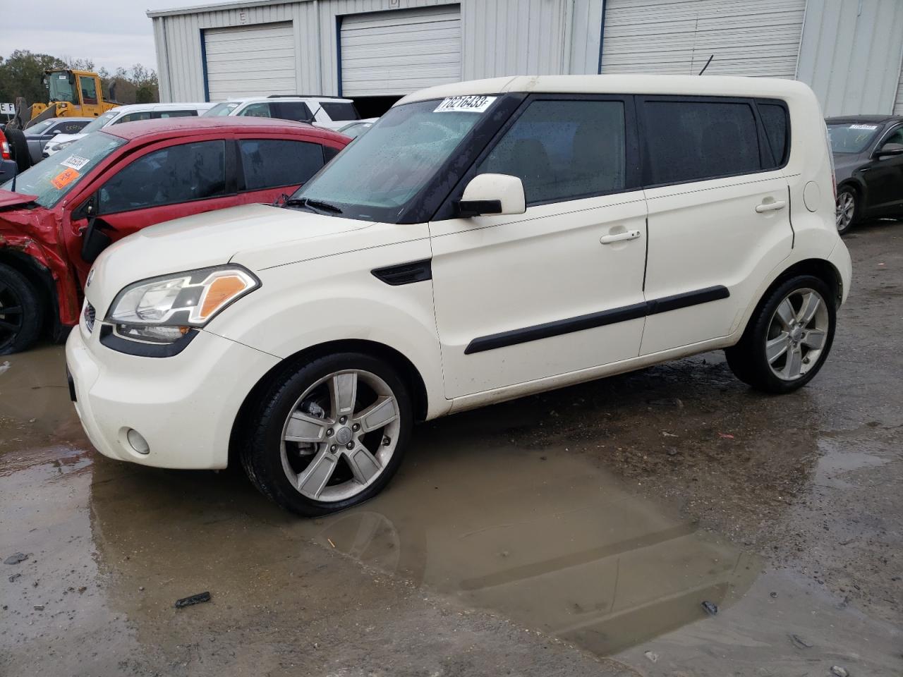 2011 KIA SOUL +