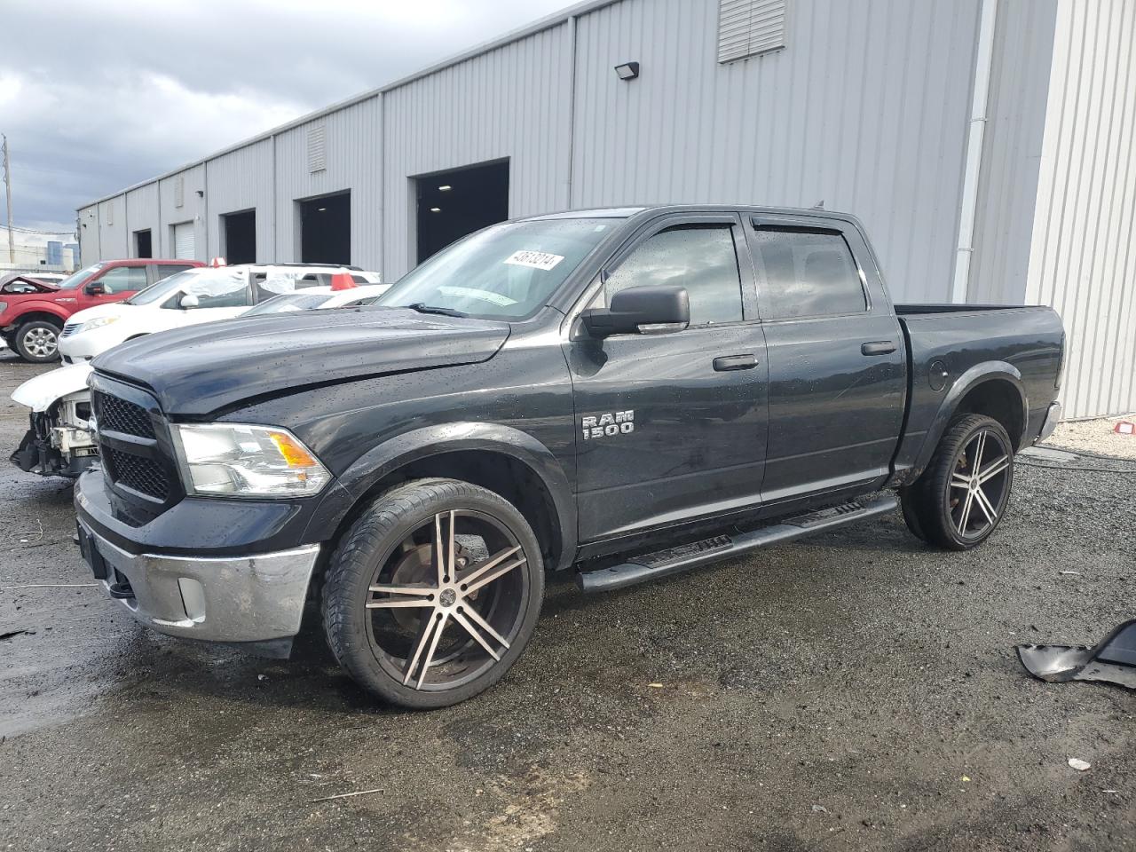 2016 RAM 1500 SLT