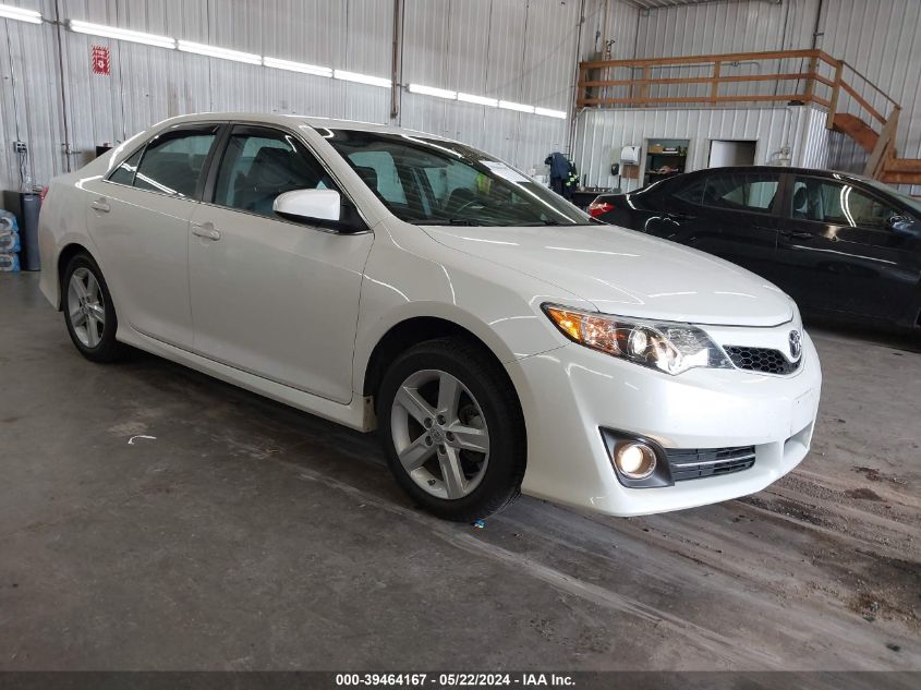 2014 TOYOTA CAMRY SE