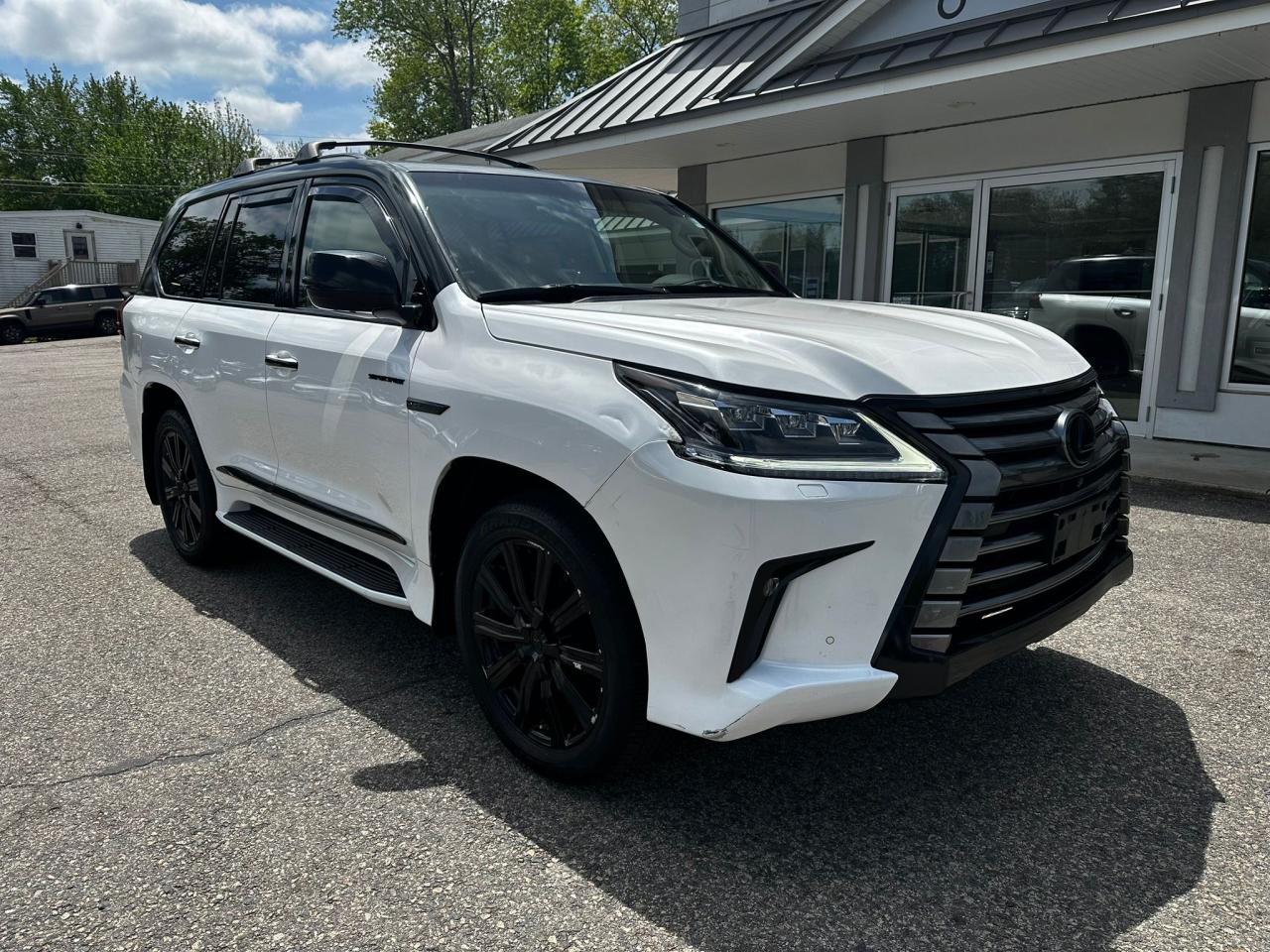 2016 LEXUS LX 570