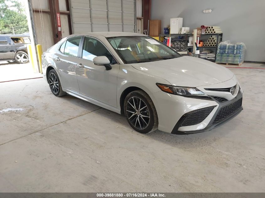 2022 TOYOTA CAMRY SE