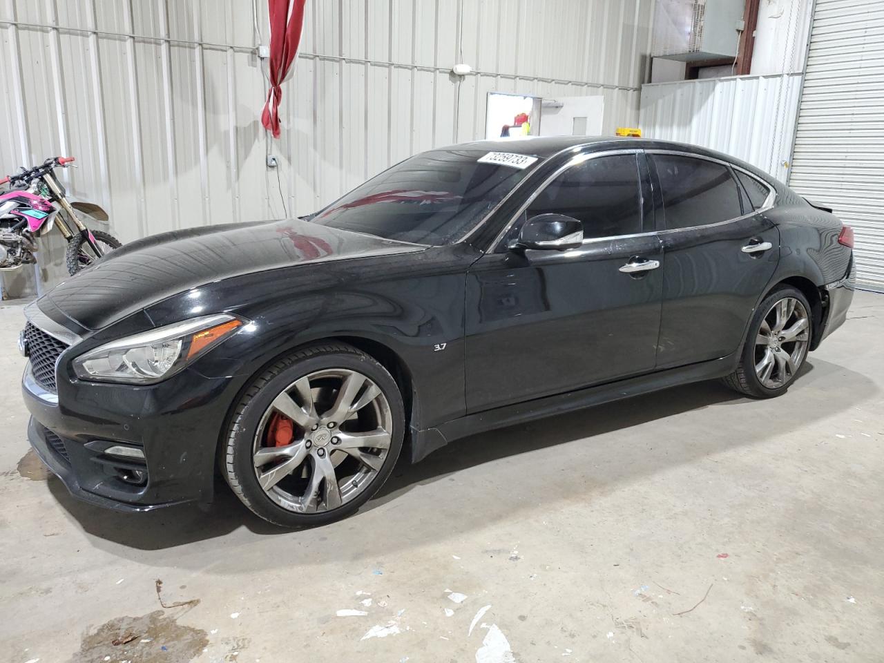 2017 INFINITI Q70 3.7