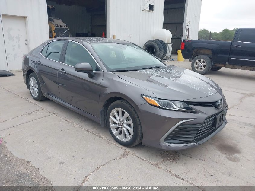 2024 TOYOTA CAMRY LE