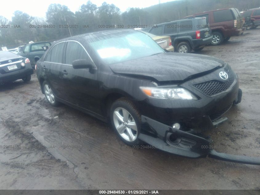 2011 TOYOTA CAMRY SE