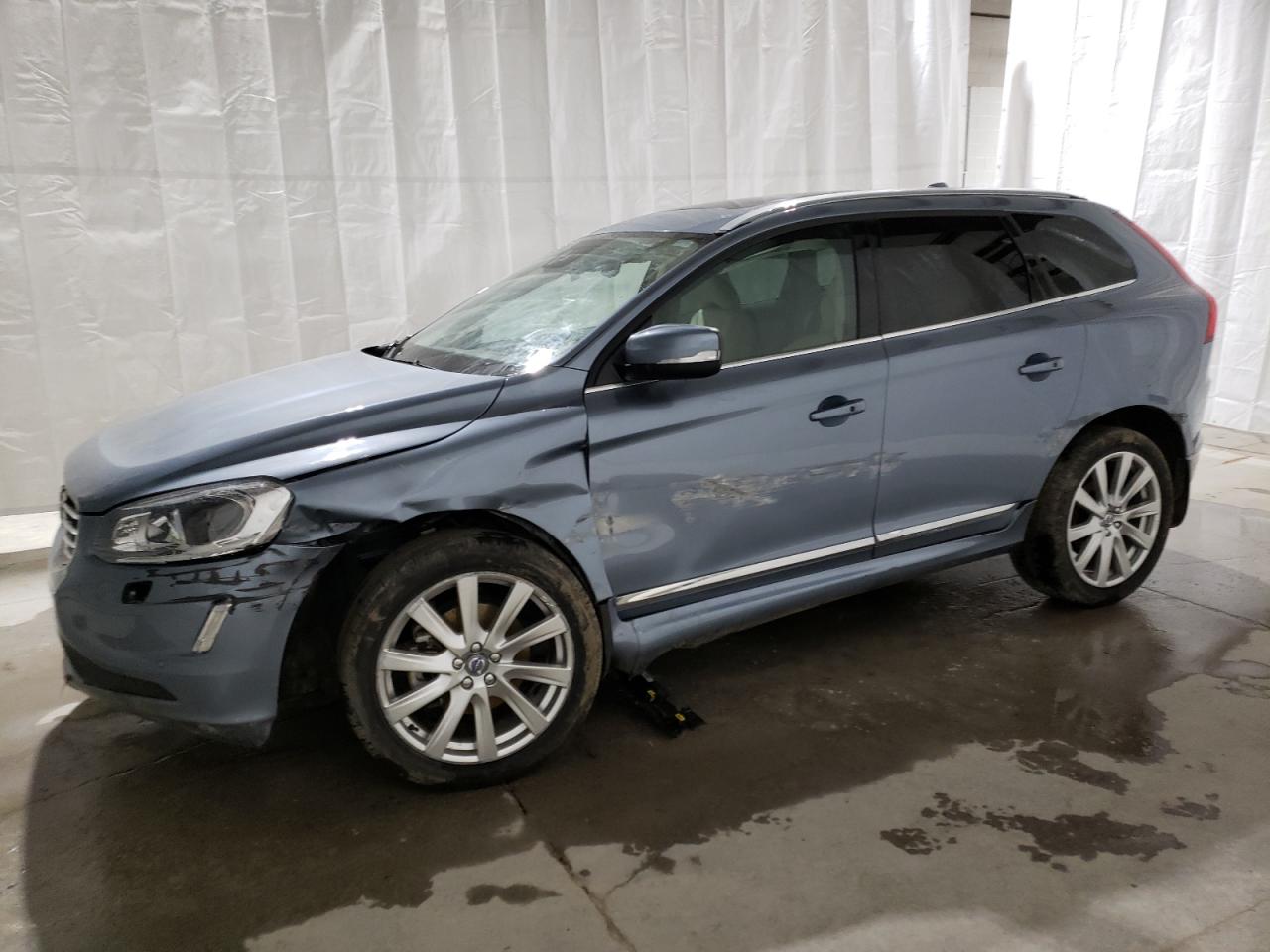 2017 VOLVO XC60 T5 INSCRIPTION