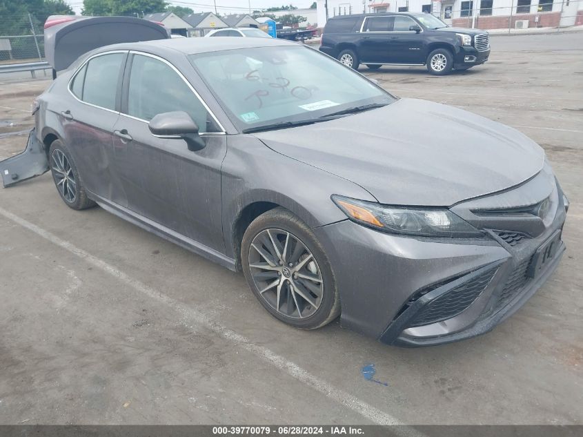 2022 TOYOTA CAMRY SE